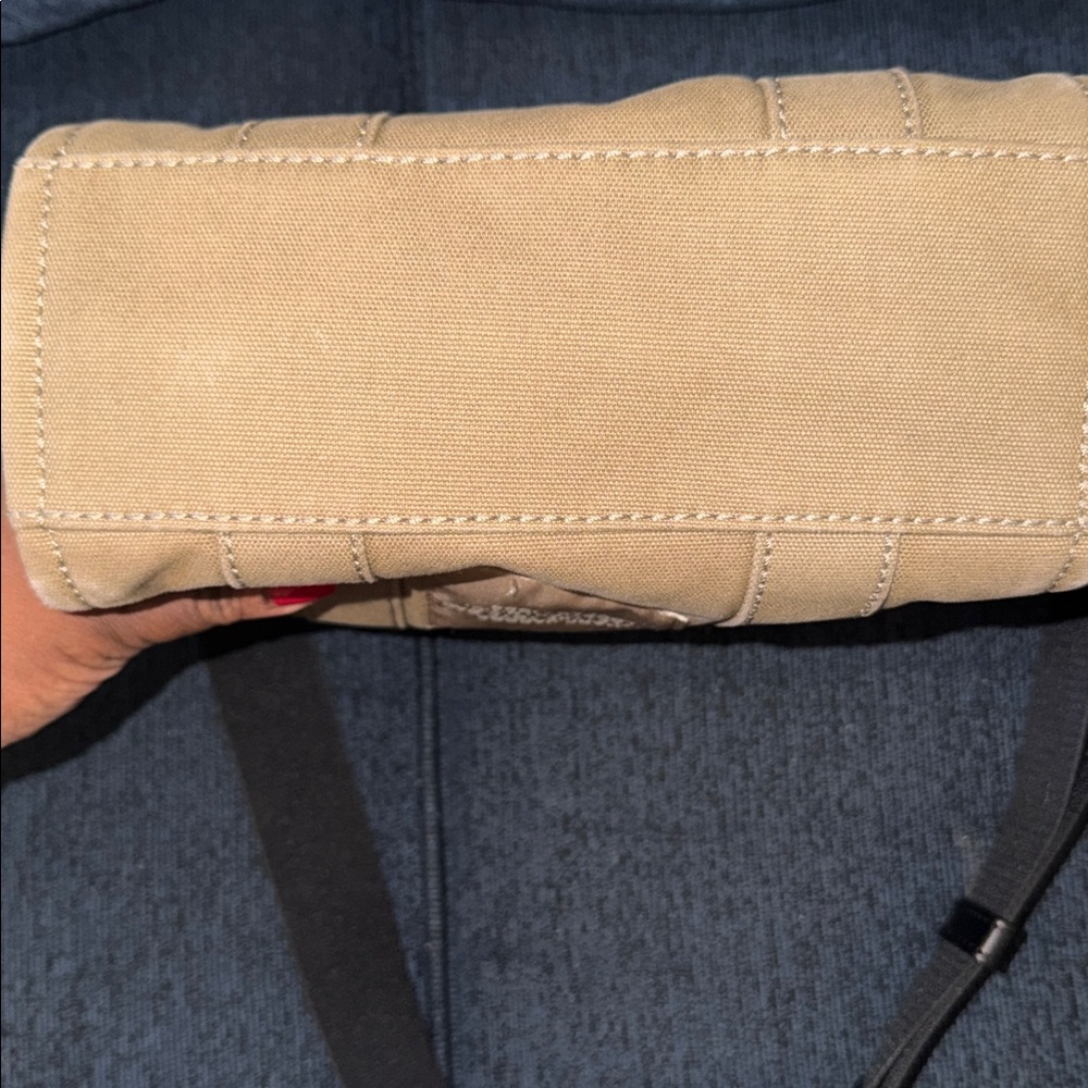 Marc Jacobs The Tote Bag tan canvas with black strap - Picture 4 of 7
